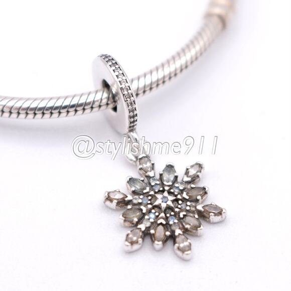 Authentic PANDORA Crystalized Snowflake Dangle - 791761NBLMX - Picture 1 of 11